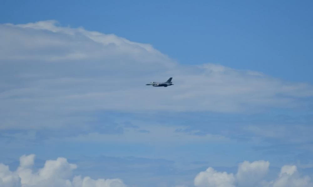 Σκληρές αερομαχίες στη Λέσβο - Βίντεο